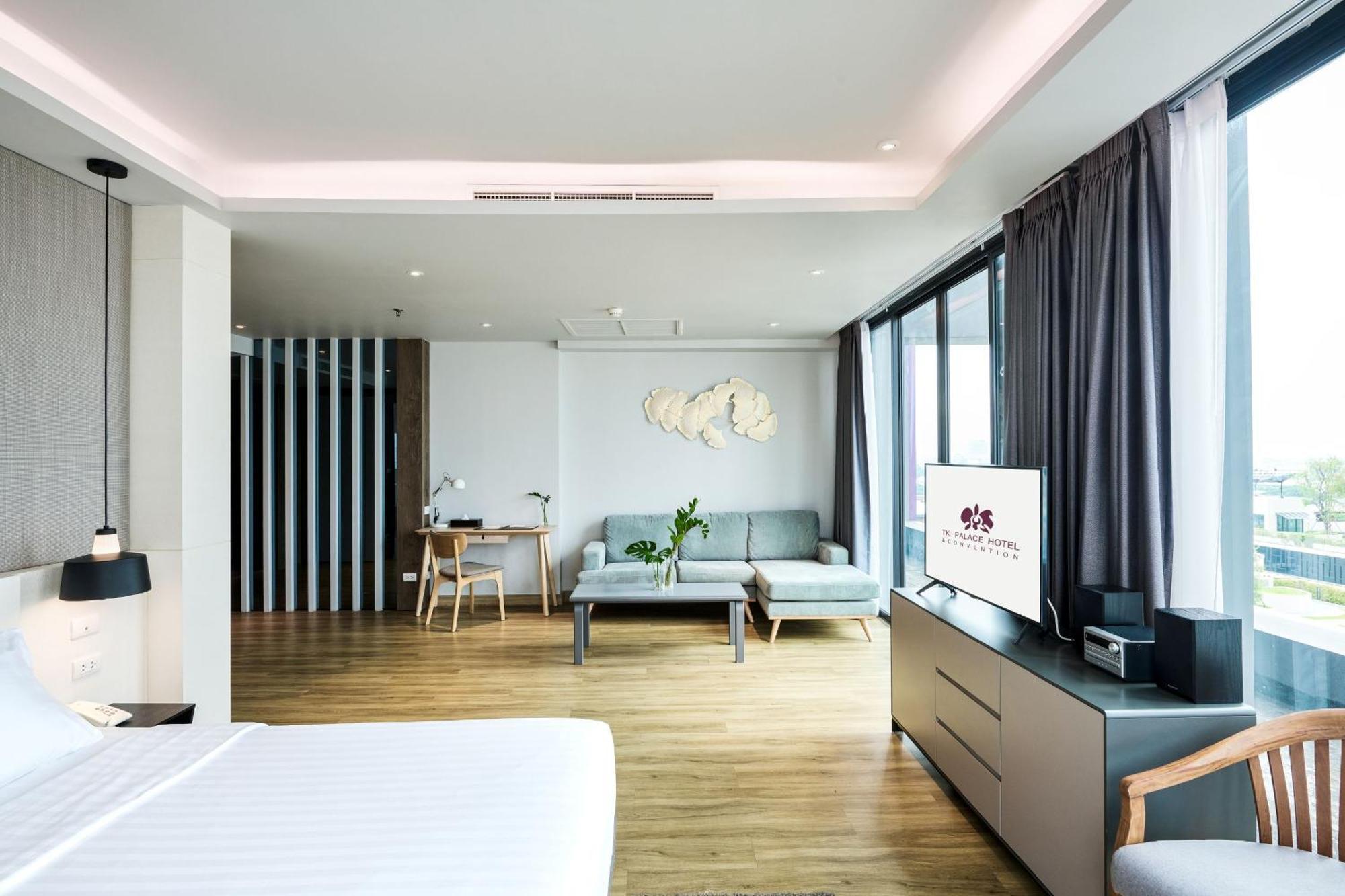 Tk Palace Hotel & Convention Bangkok Luaran gambar