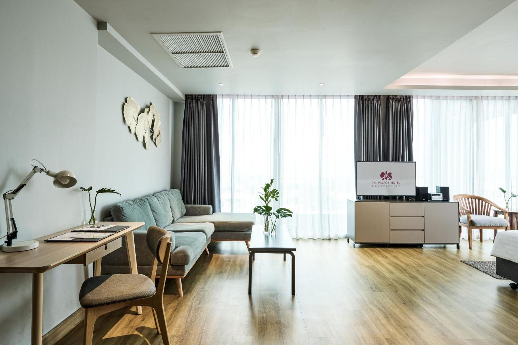 Tk Palace Hotel & Convention Bangkok Luaran gambar
